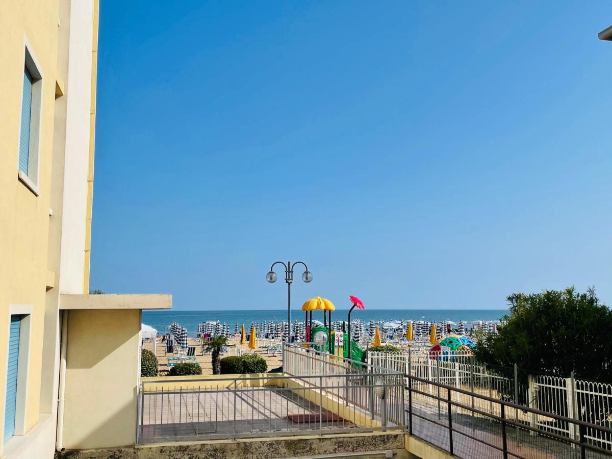 Appartamento Cima - Vista Mare, 3 Camere, Wifi, Family Apartment Лидо-ди-Езоло Экстерьер фото